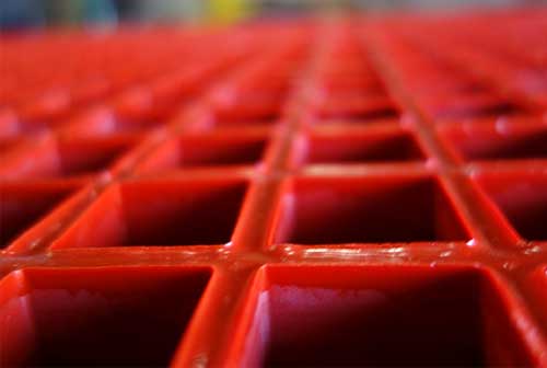 Fiberglass Mesh Grating vs. Steel Grating: Which One is Better for Your Needs?