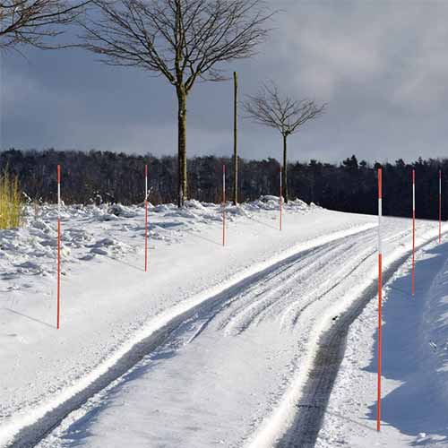 frp snow stakes applied to the road