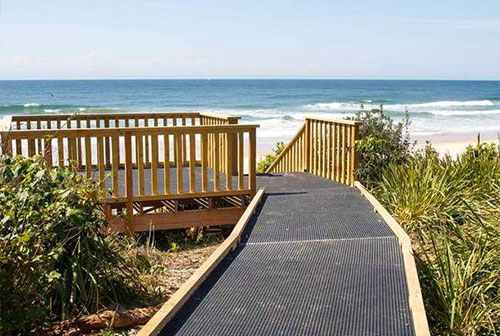 Plastic Grating for Walkways: Material Selection Guide