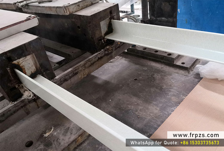 Pultrusion Manufacturing Line Producing Pultruded Structural FRP 90 Degree Angle Profile